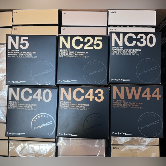 New original MAC Cosmetics Studio Fix Powder Plus Foundation - Picture 7 of 16